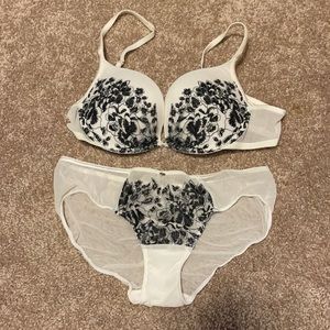 Victoria’s Secret mesh lace black white bra panty
